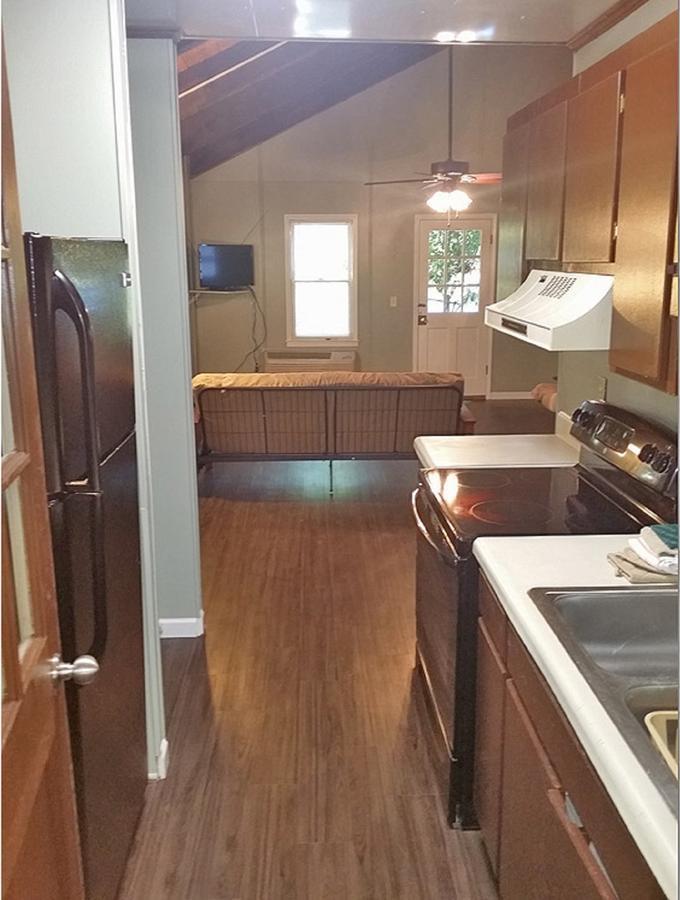 Carolina Landing Camping Resort Two-Bedroom Cabin 1 Fair Play ภายนอก รูปภาพ